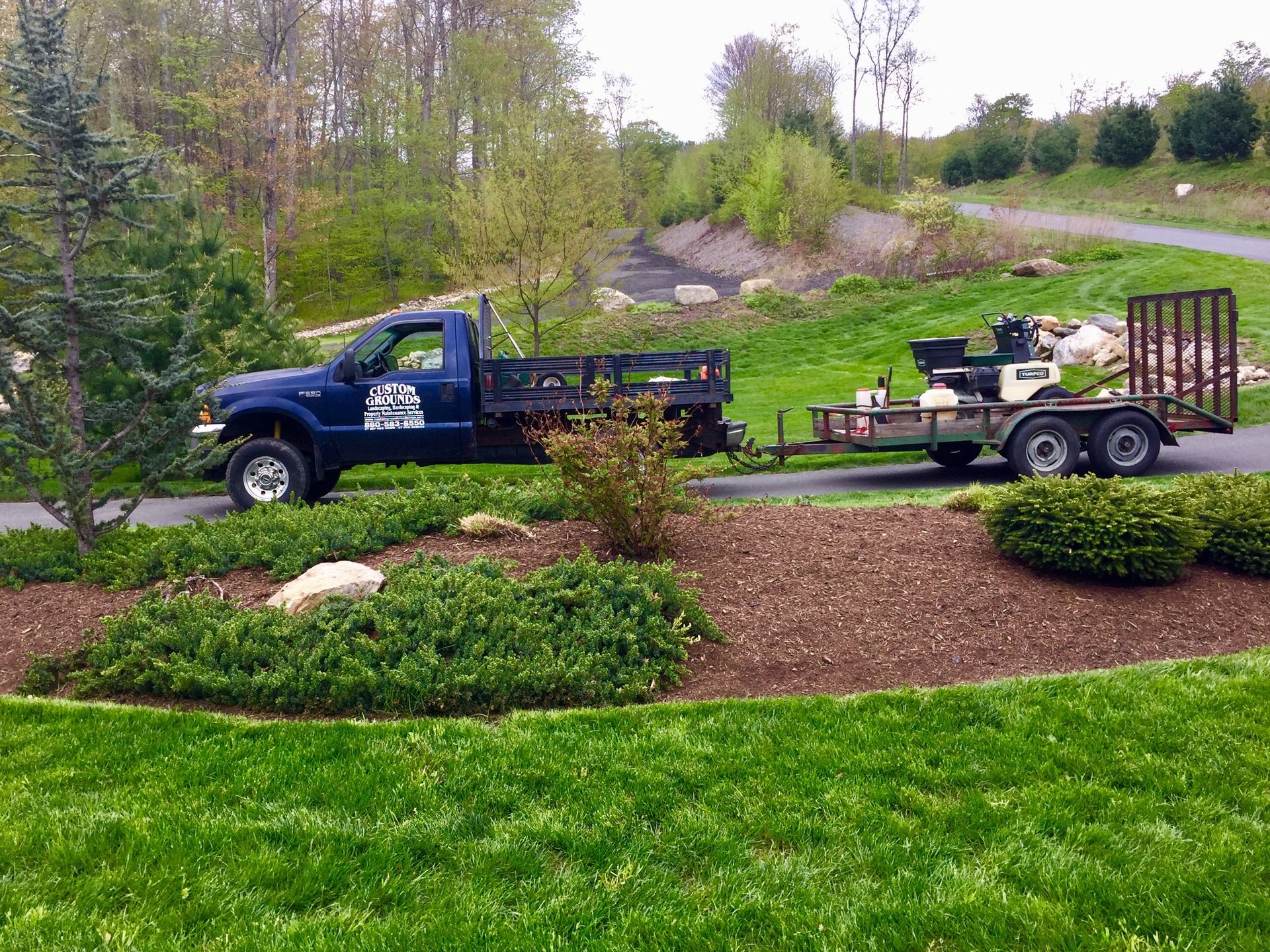 Custom Grounds Landscaping Lawn Design Bristol, CT