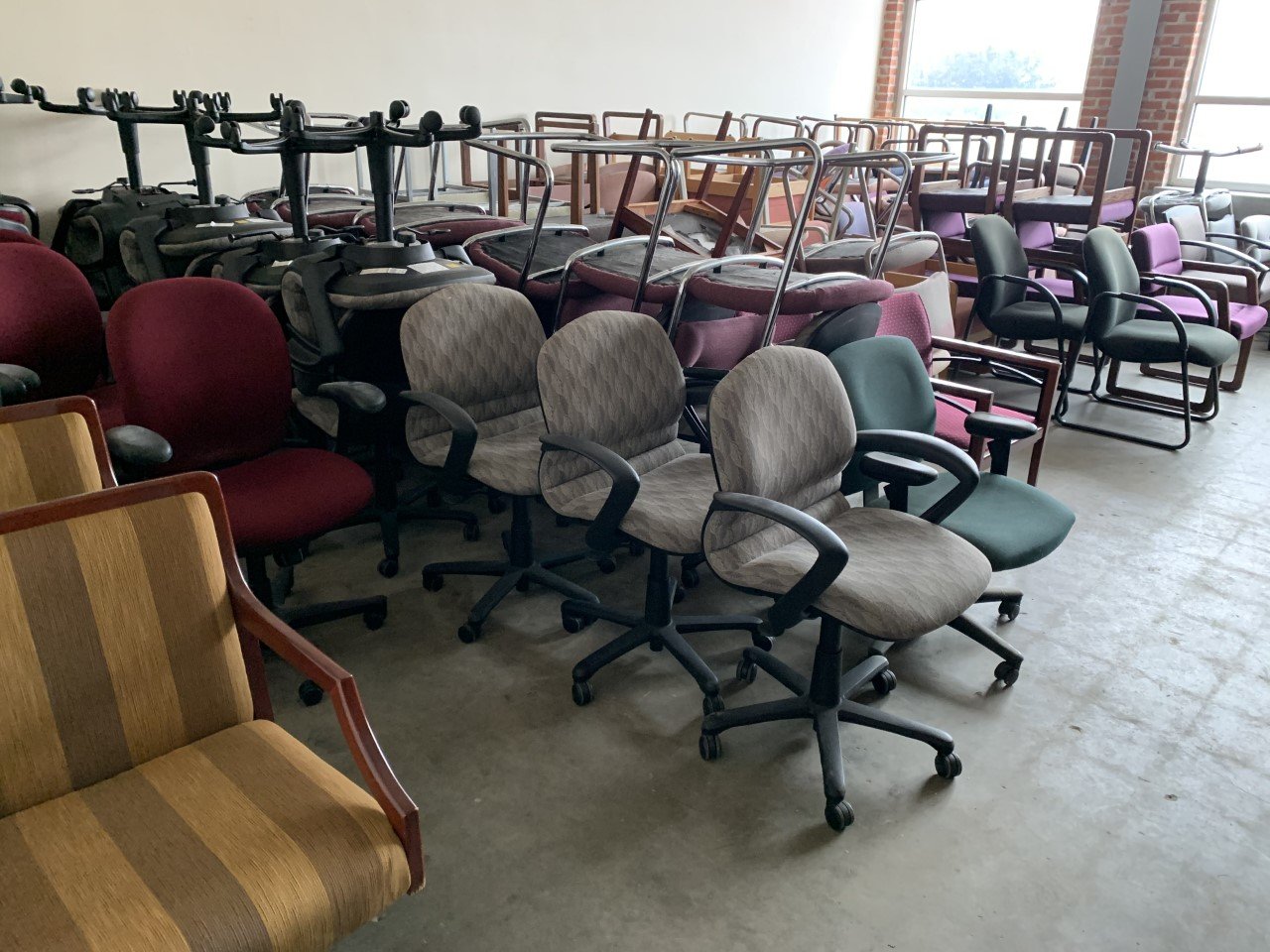 E & F Office Furniture LLC Photo Gallery Omaha, NE