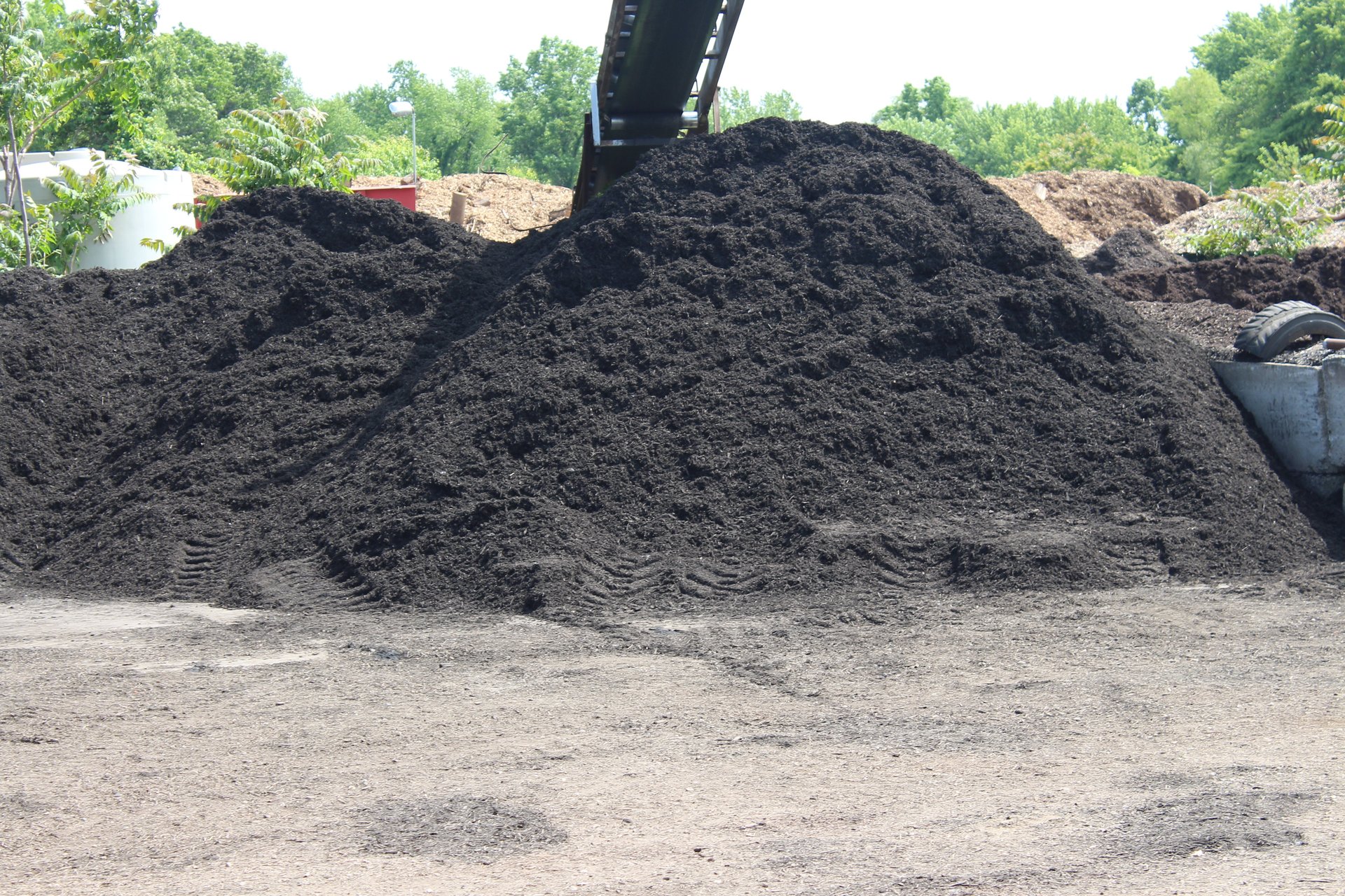 Woodland Mulch Topsoil and Compost Akron, OH
