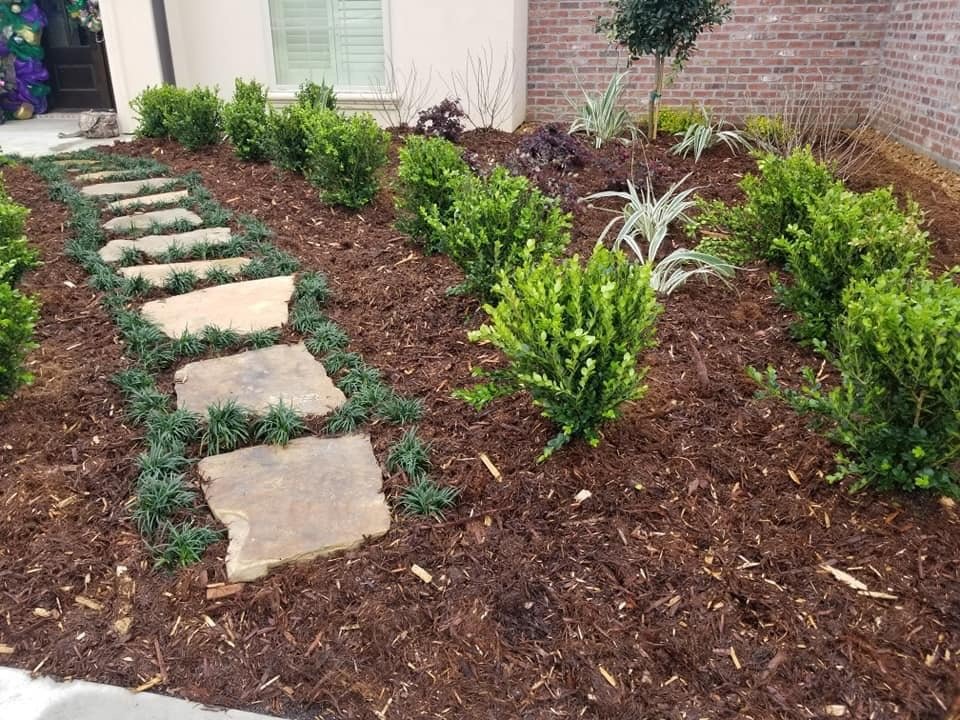 Red Mulch | Bedding Soil | Lafayette, LA