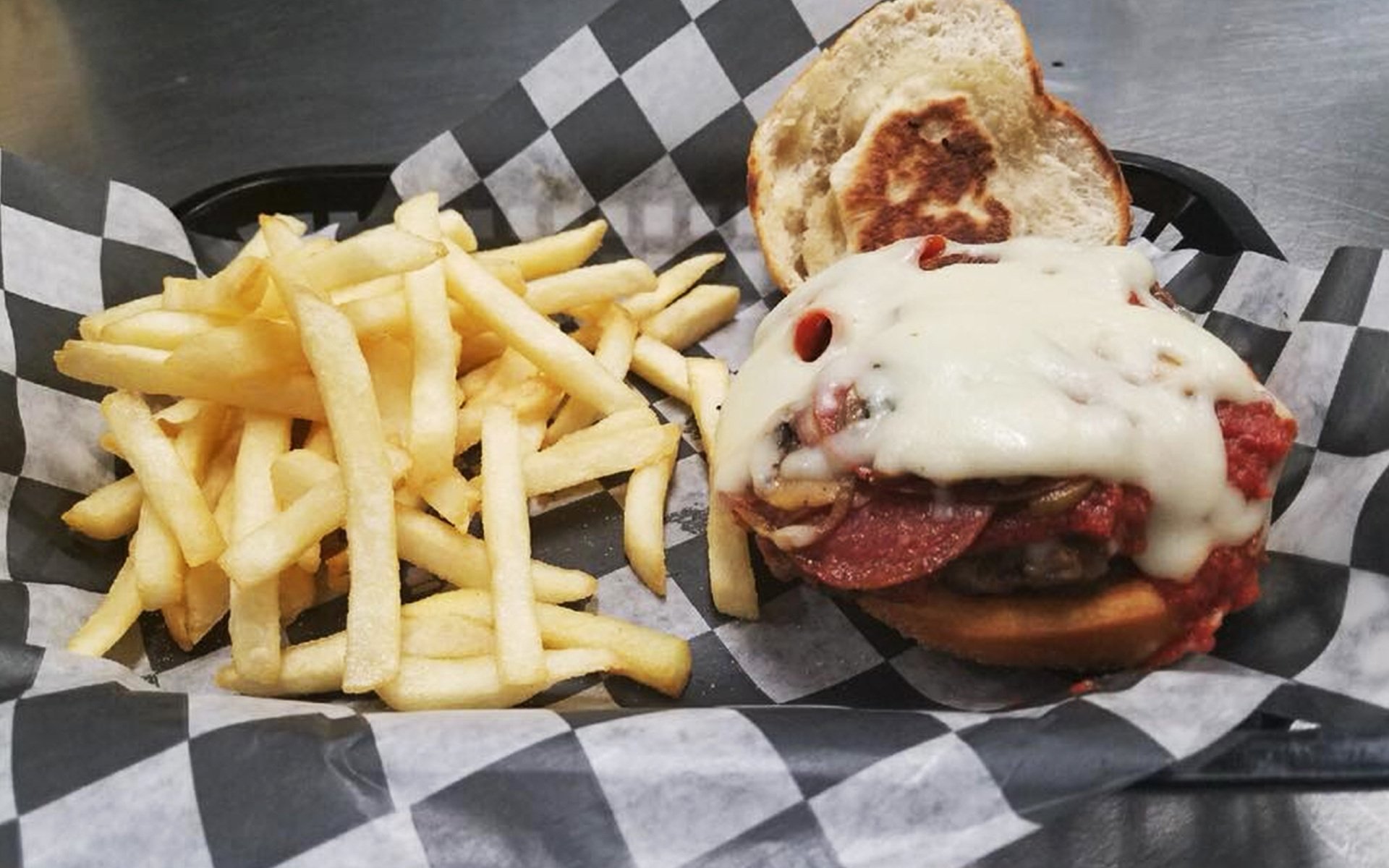 TJ's Burgers, Wings, and Pizza Restaurant Jackson, MO