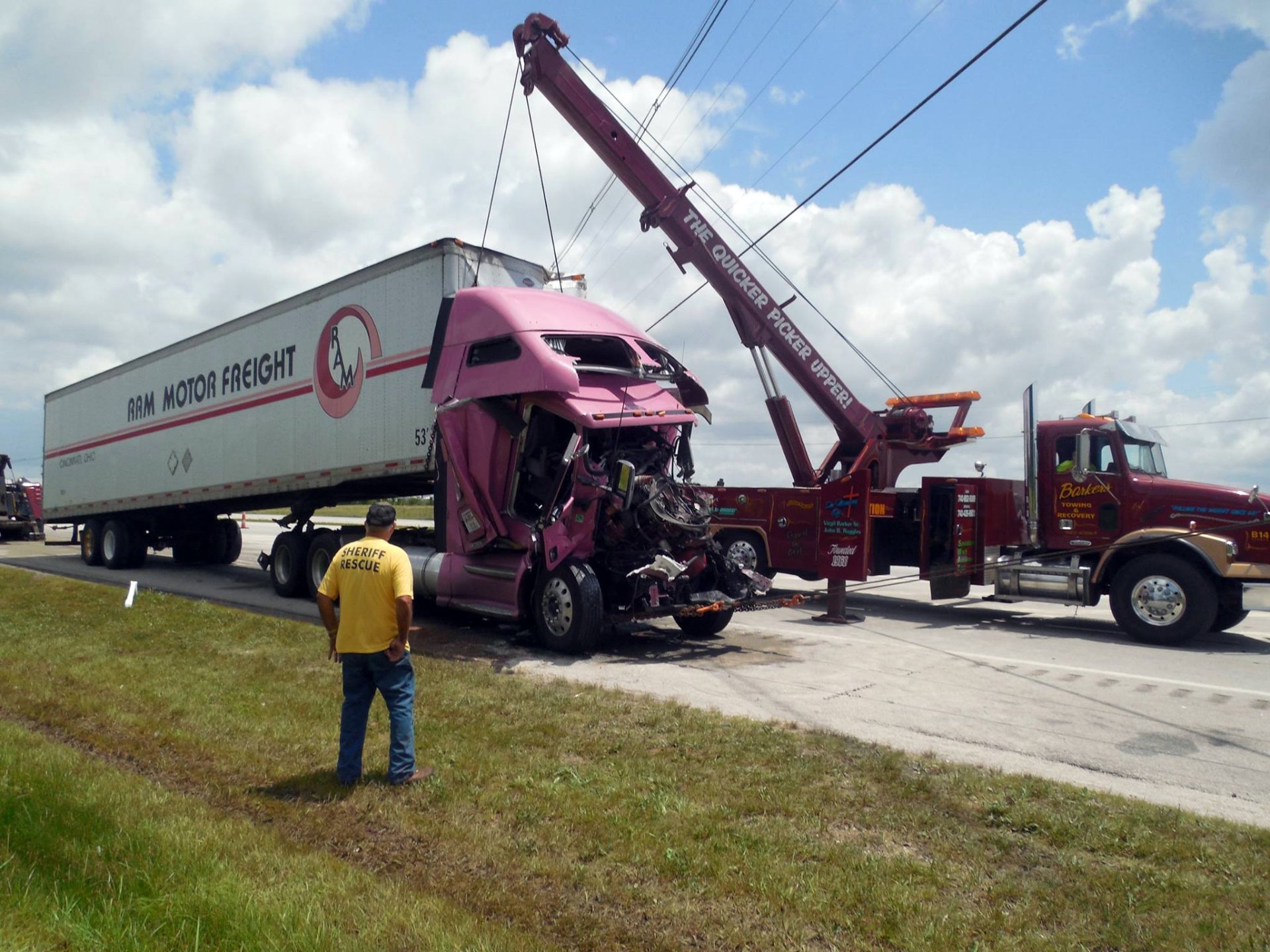 Barker's Towing/Recovery and Tires Towing London, OH