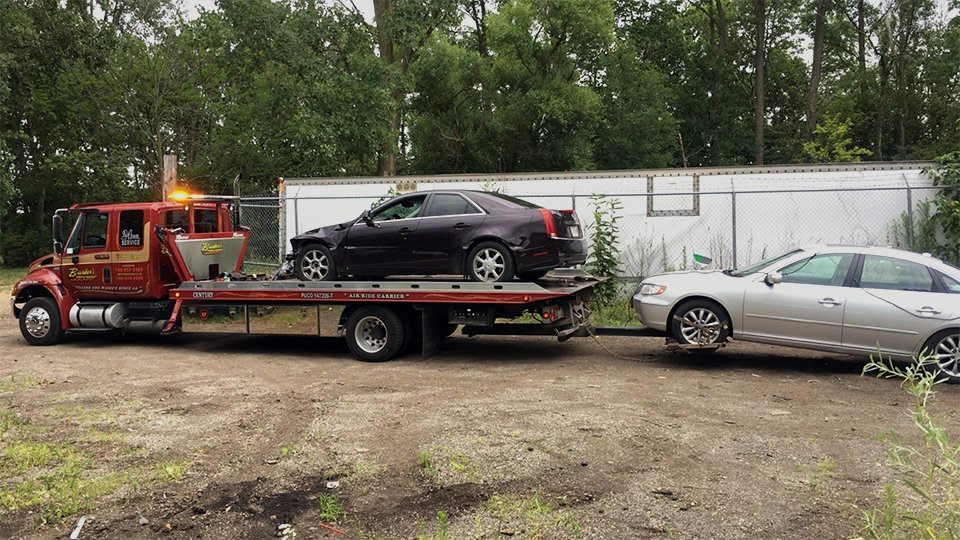 Barker's Towing/Recovery and Tires Towing London, OH