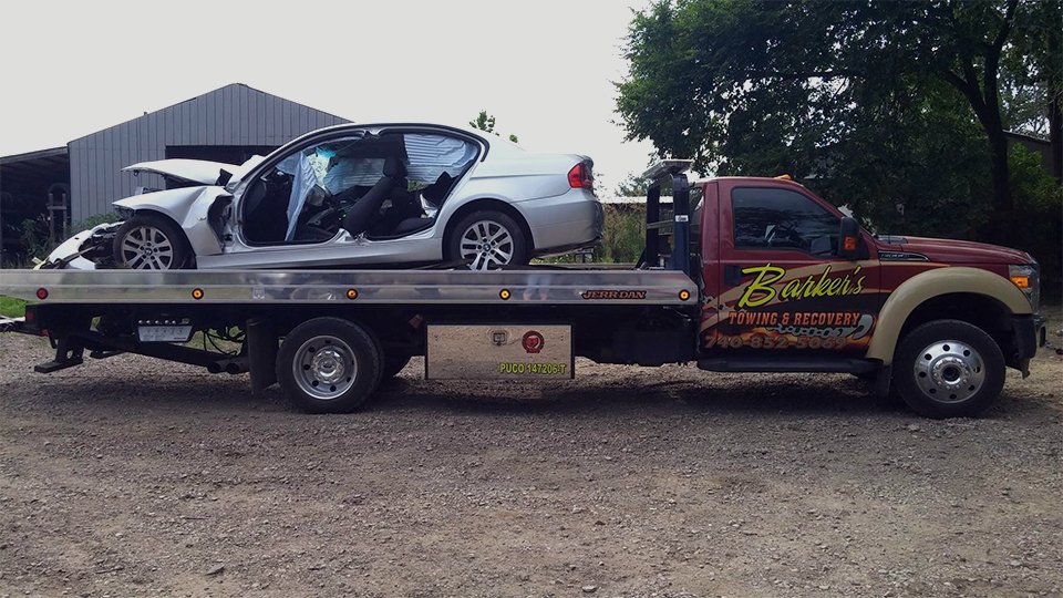 Barker's Towing/Recovery and Tires Towing London, OH