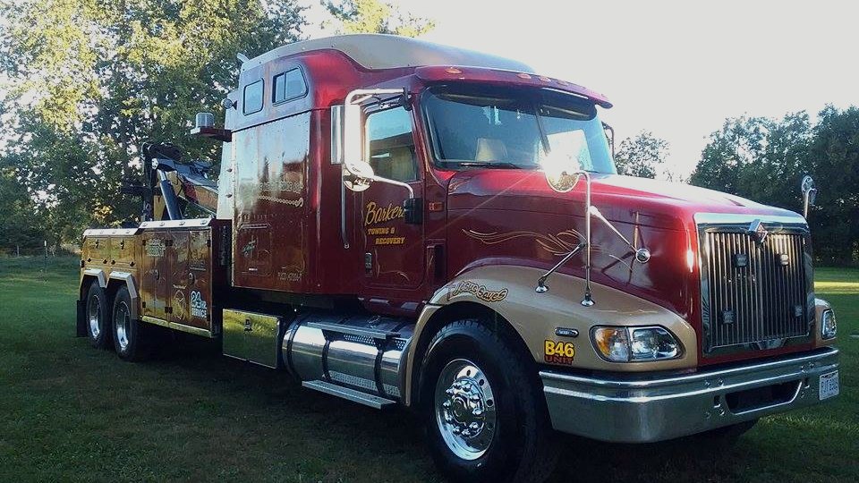 Barker's Towing/Recovery and Tires Towing London, OH