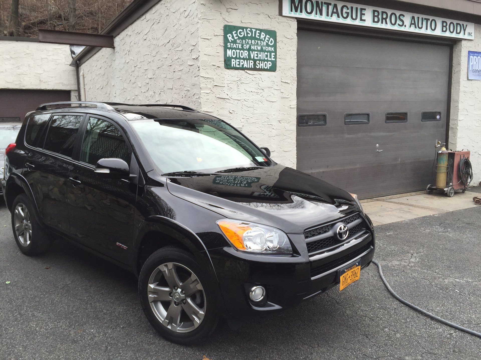 Montague Bros Auto Body Inc Photo Gallery Ossining, NY