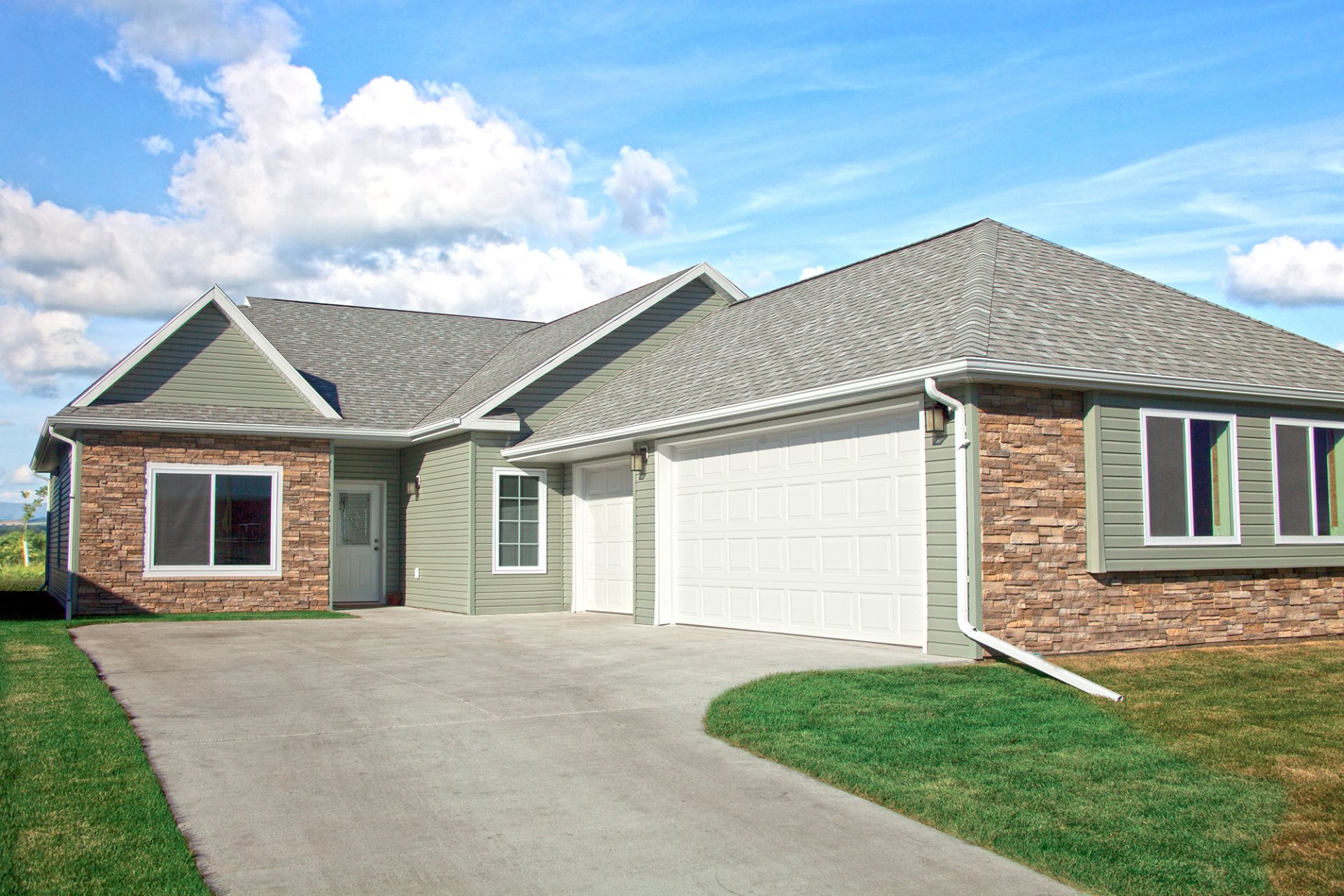 Colonial Door Garage Doors Sales Wahpeton, ND