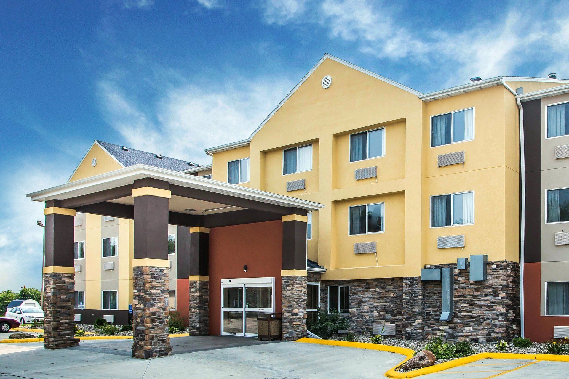 fort Inn & Suites Lodging and Hospitality fort Inn & Suites Lodging and Hospitality