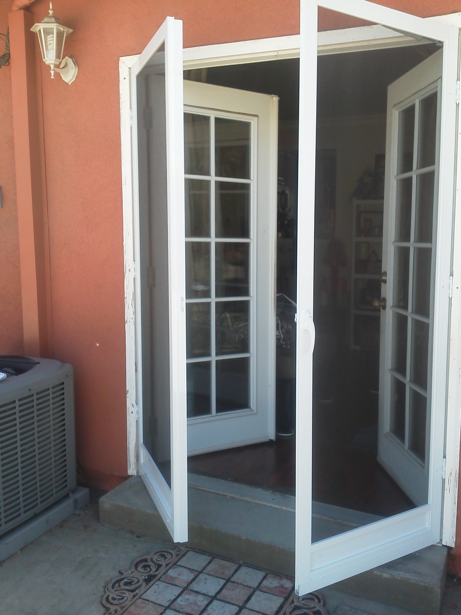 Contact Woody's Screen Center Burbank CA 8188488331