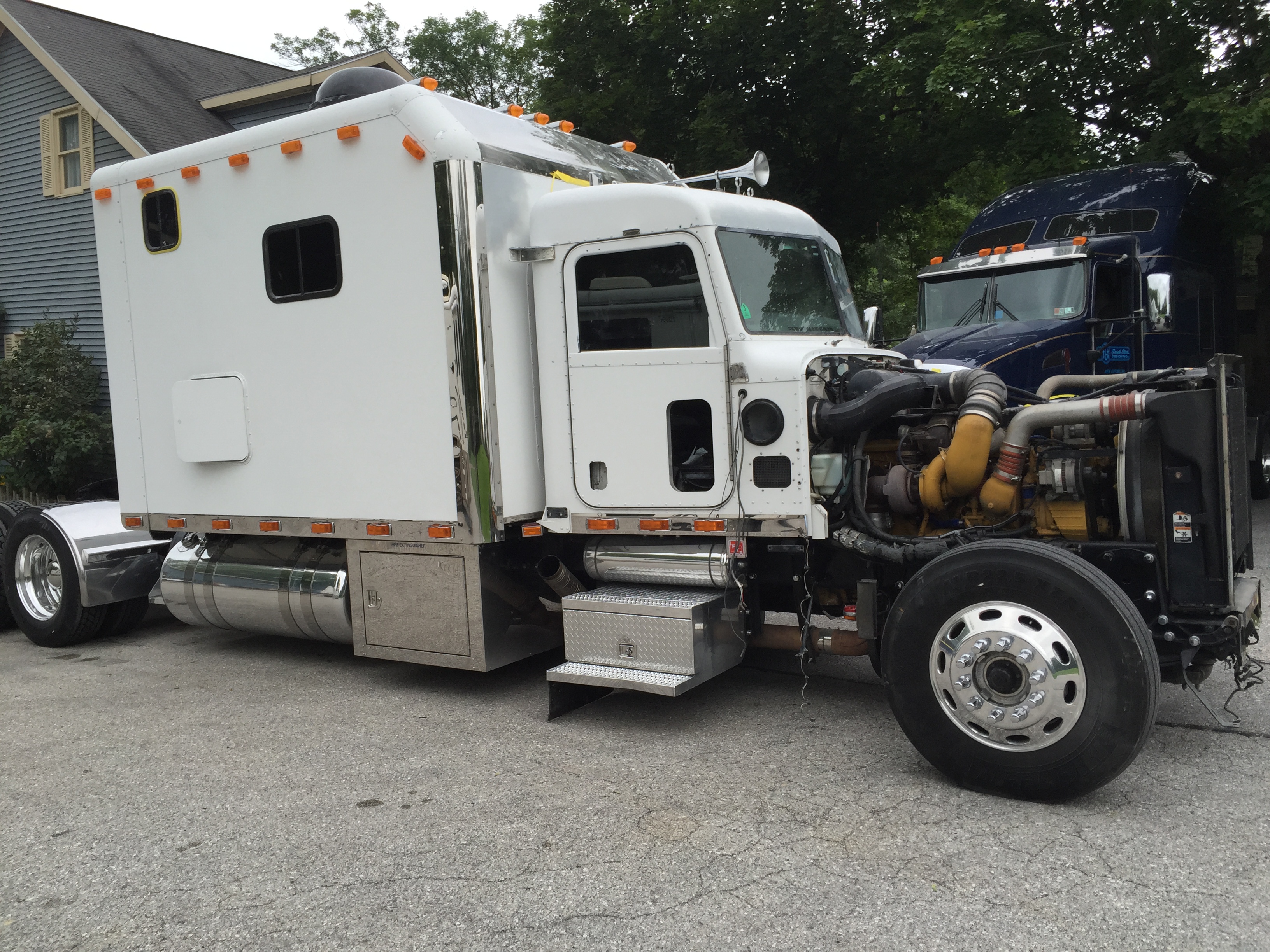 Baker Truck & Auto Collision I Truck New Oxford, PA