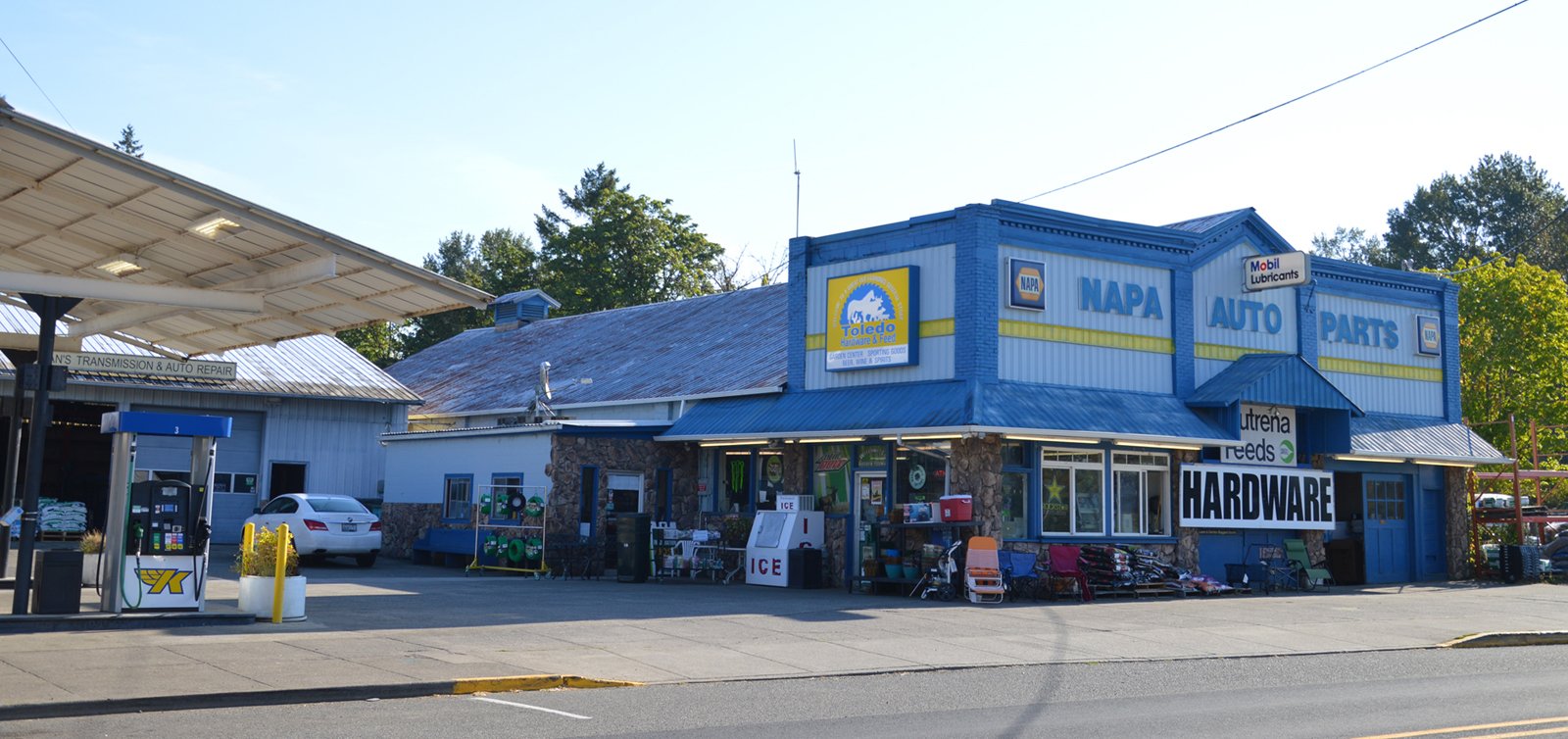 Toledo Hardware and Feed Lawn Supplies Toledo, WA