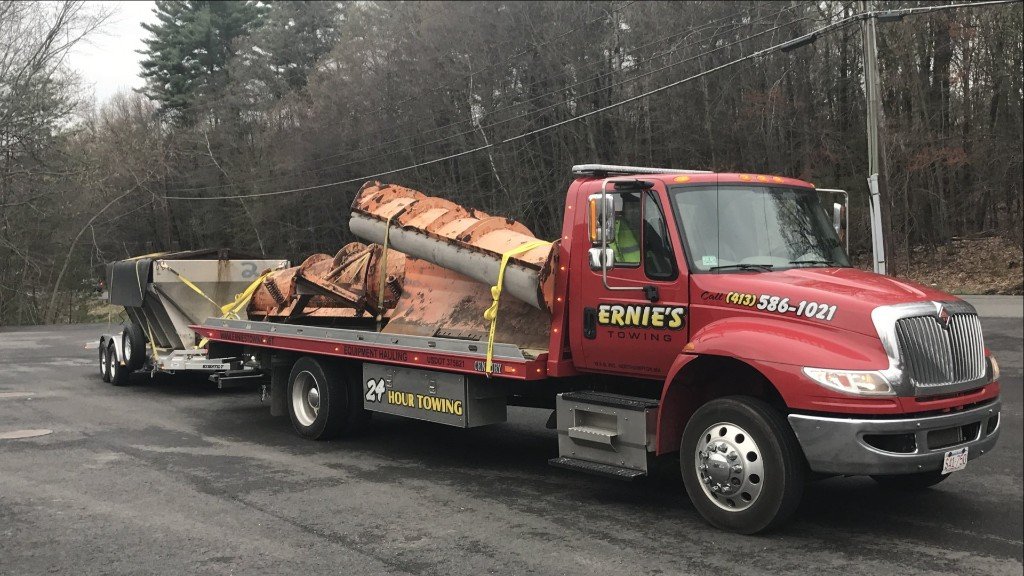 Long Distance Towing Equipment Hauling Northampton, MA