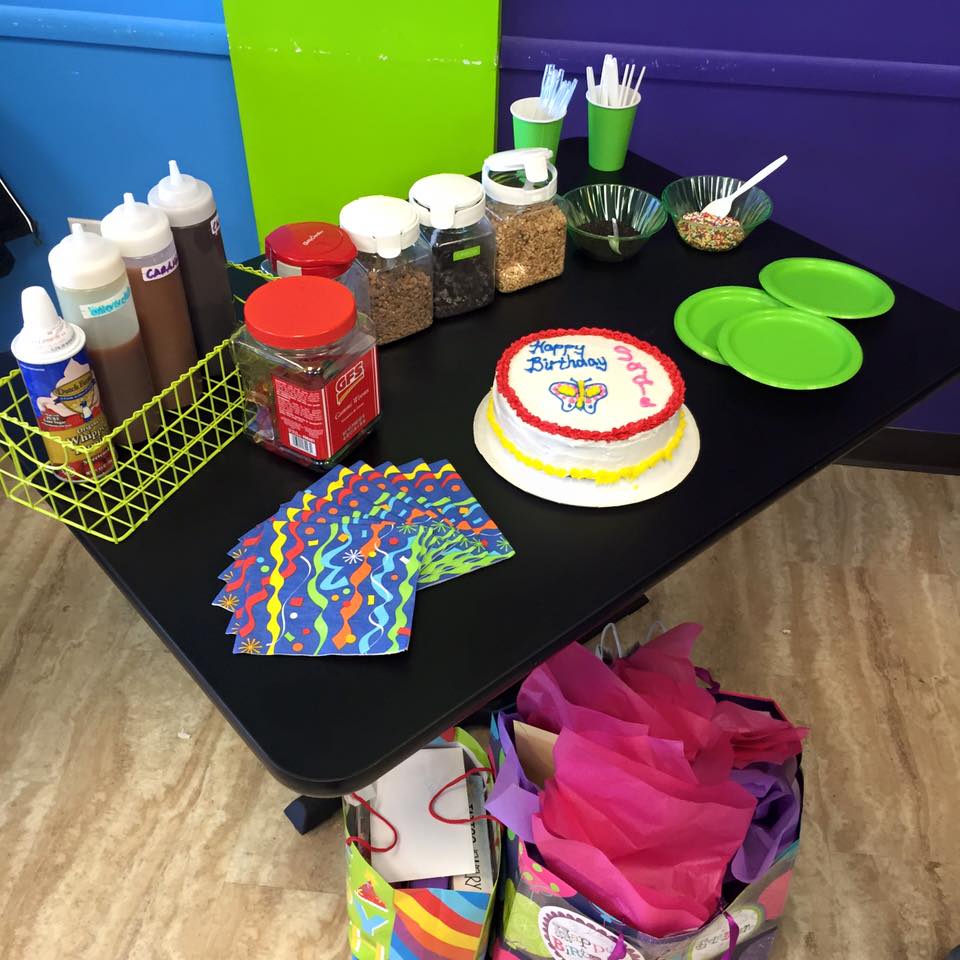 Scoop Du Jour Ice Cream Shop Desserts Chatham, IL