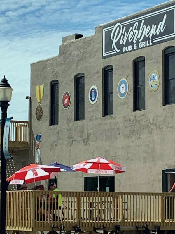 Riverbend Pub & Grill Restaurant Manchester, IA