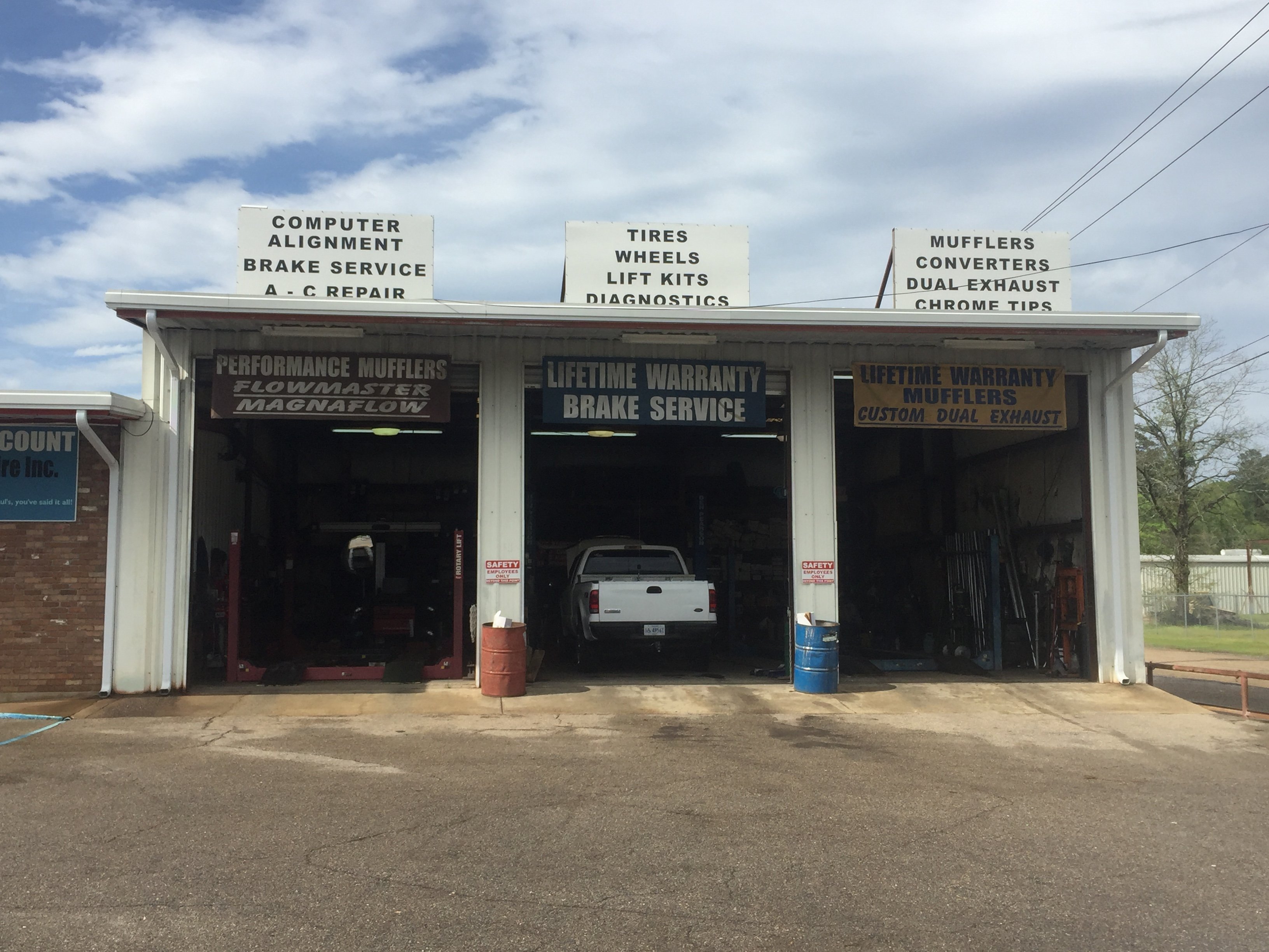 Paul's Discount Glass & Tire, Inc. Auto Services Laurel, MS