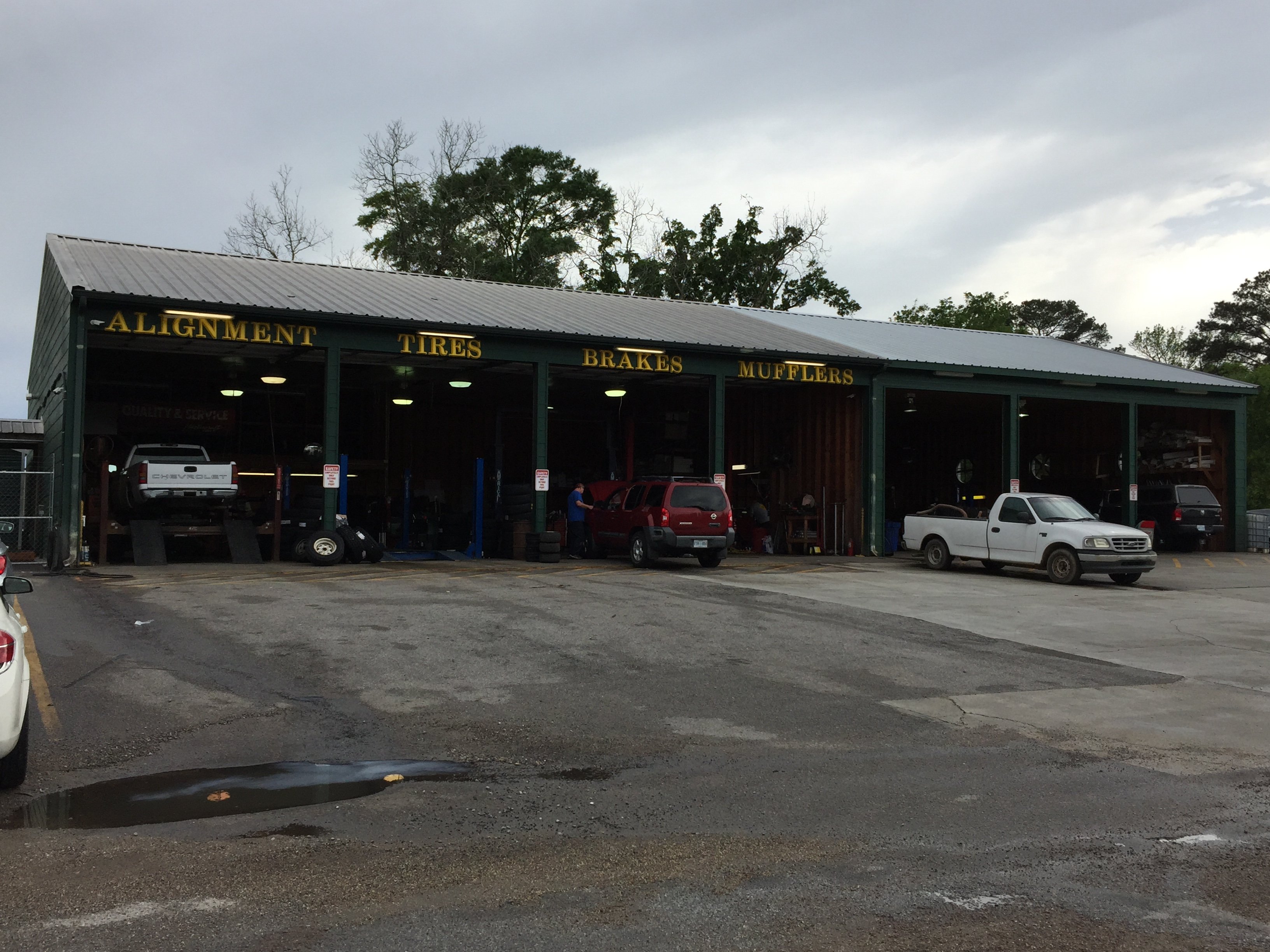 Paul's Discount Glass & Tire, Inc. Auto Services Laurel, MS