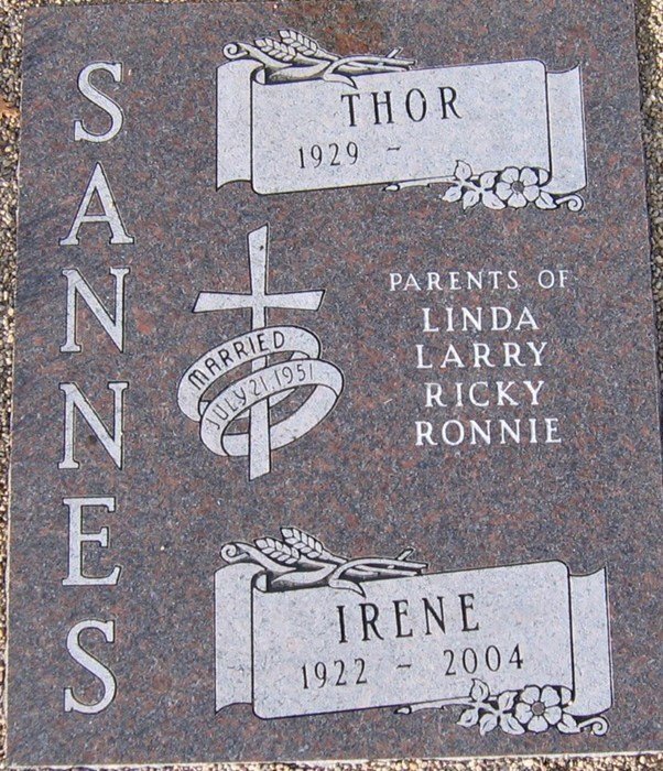 Stennes Granite/Grand Forks Memorial GrassLevel Markers Gallery East