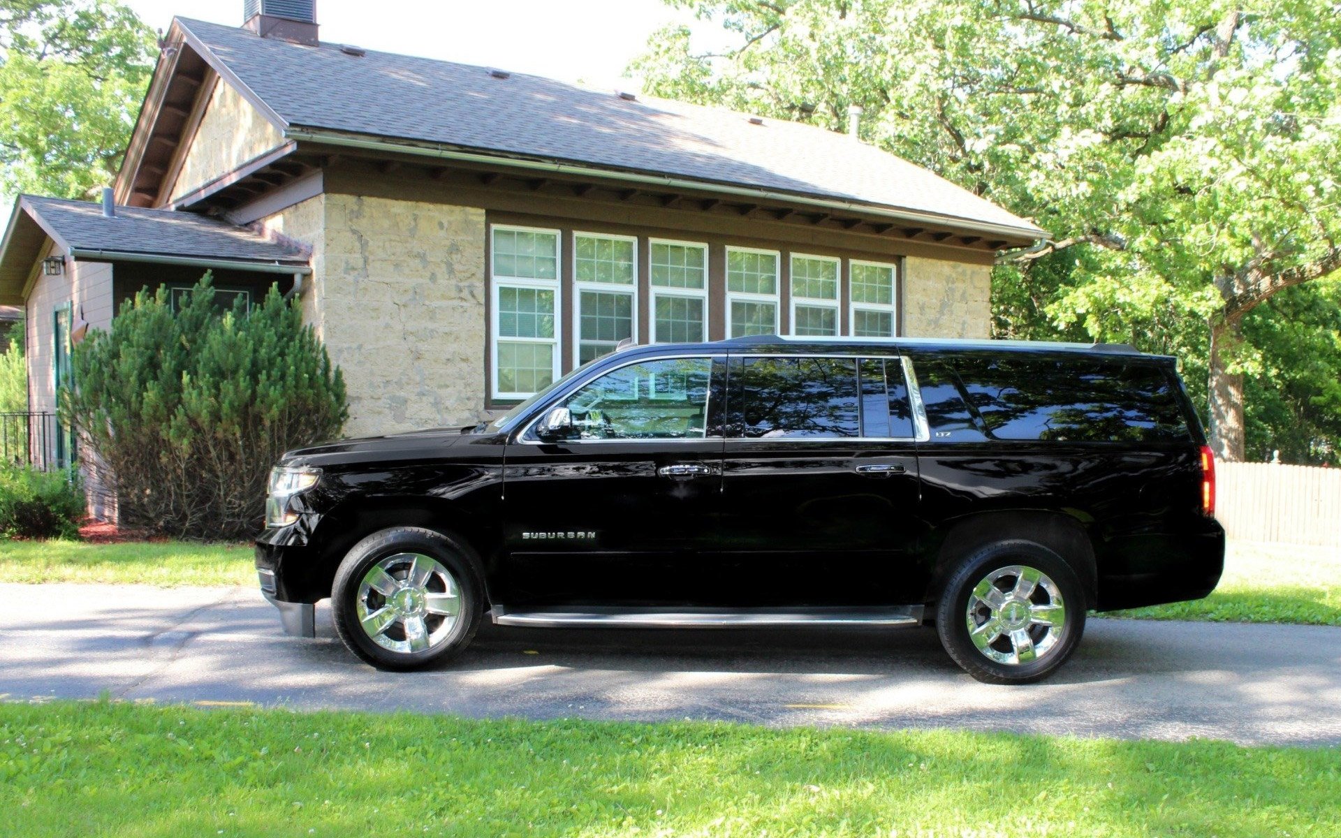Fantasy Limousine | Transportation Service | Rockton, IL